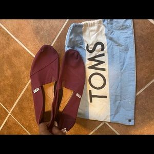 Burgundy Toms